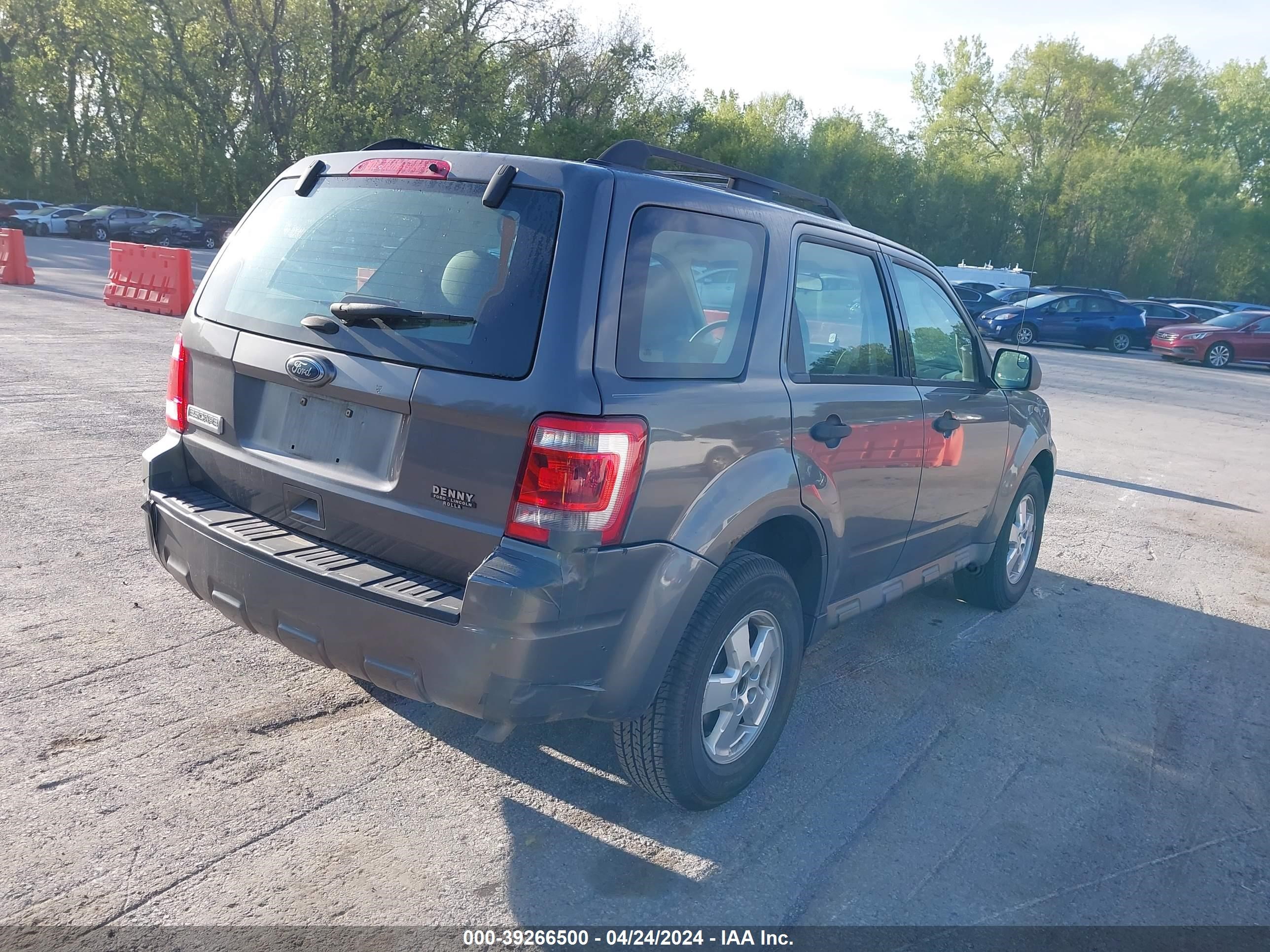 Photo 3 VIN: 1FMCU0C71BKC52286 - FORD ESCAPE 