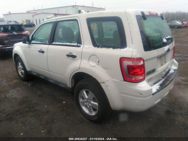 Photo 2 VIN: 1FMCU0C72BKA86053 - FORD ESCAPE 