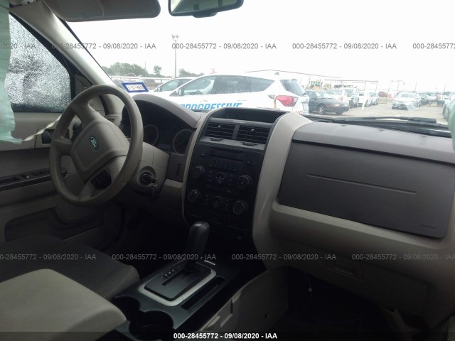 Photo 4 VIN: 1FMCU0C72CKC81619 - FORD ESCAPE 