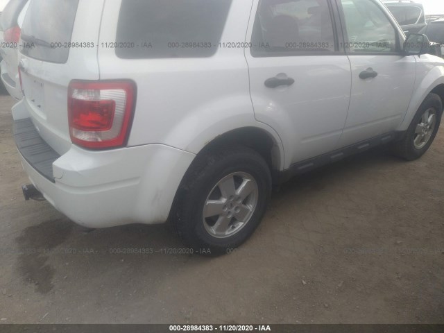 Photo 3 VIN: 1FMCU0C73BKC65671 - FORD ESCAPE 