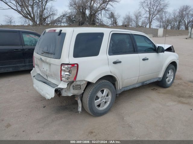 Photo 3 VIN: 1FMCU0C73CKA73734 - FORD ESCAPE 