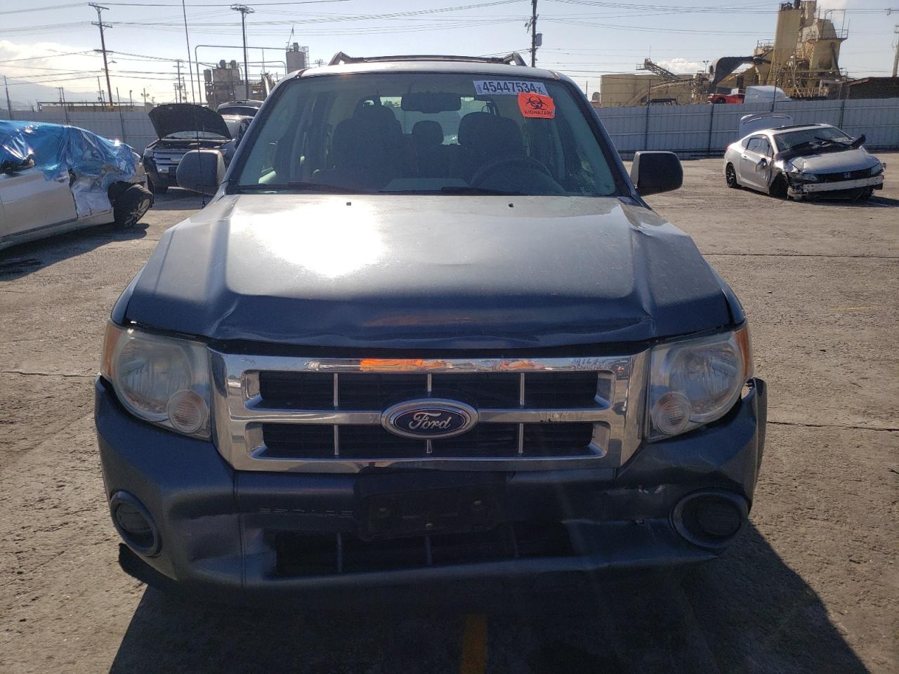 Photo 4 VIN: 1FMCU0C75AKC96029 - FORD ESCAPE 