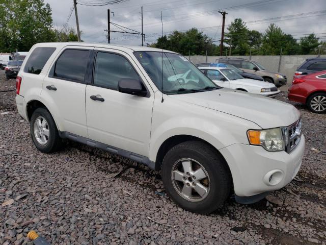 Photo 3 VIN: 1FMCU0C75BKA75449 - FORD ESCAPE XLS 