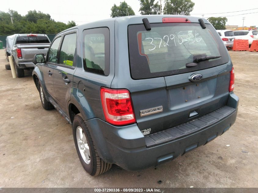 Photo 2 VIN: 1FMCU0C75CKB27843 - FORD ESCAPE 