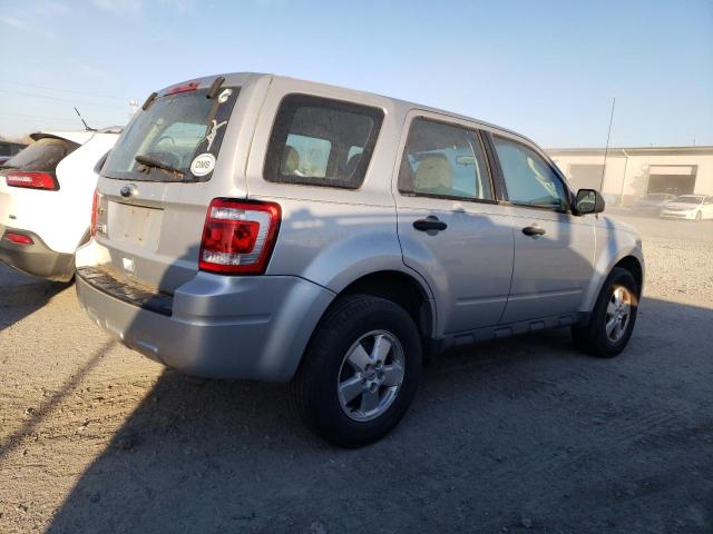 Photo 2 VIN: 1FMCU0C76AKD46999 - FORD ESCAPE 