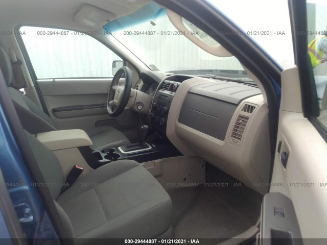 Photo 4 VIN: 1FMCU0C77AKB96045 - FORD ESCAPE 