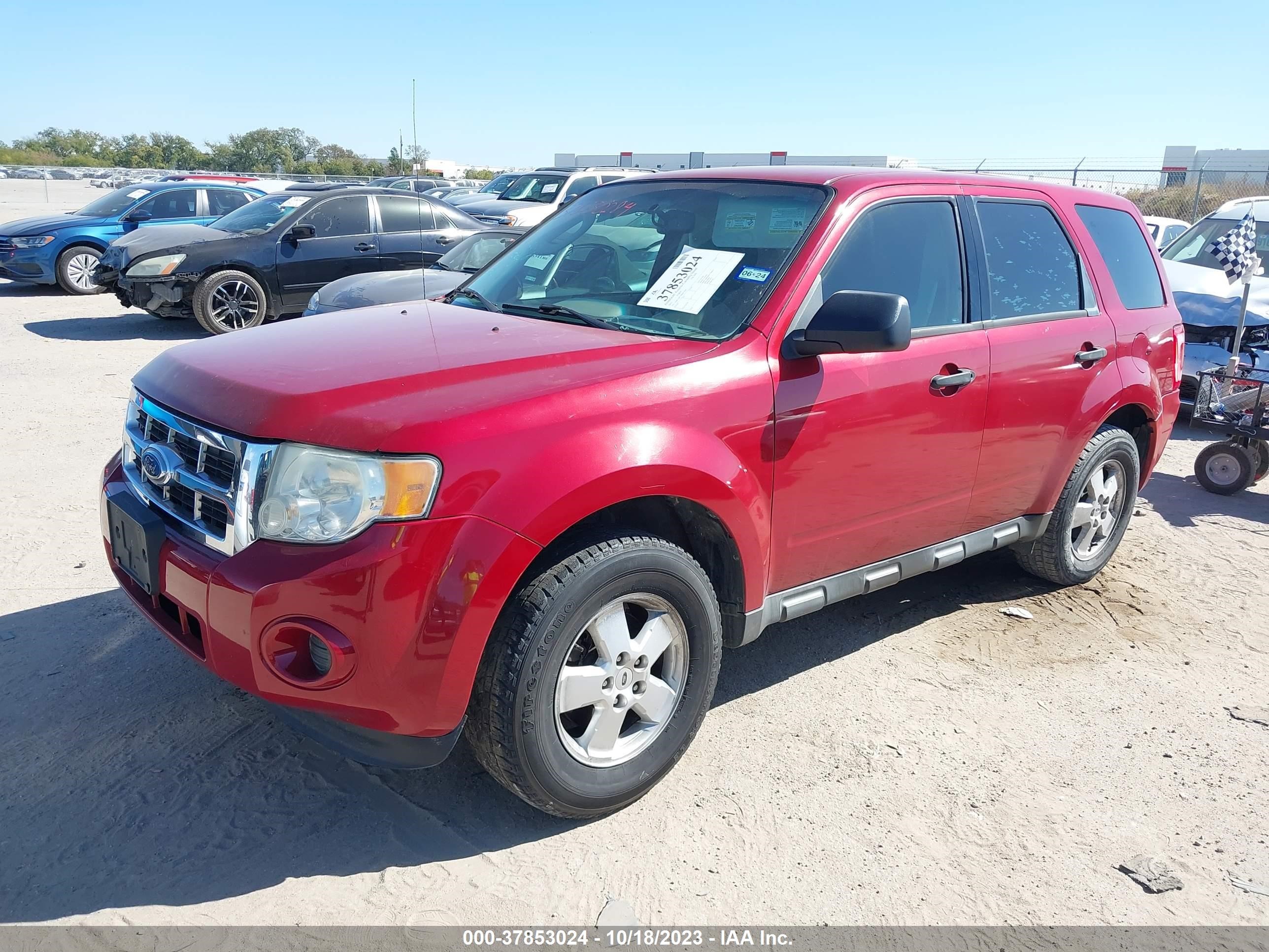 Photo 1 VIN: 1FMCU0C77BKB13005 - FORD ESCAPE 