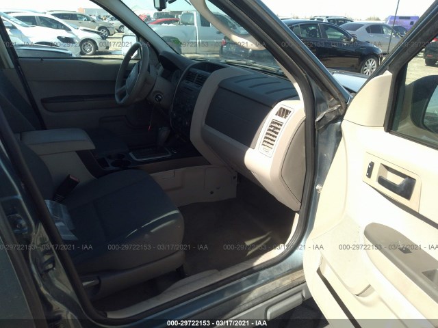 Photo 4 VIN: 1FMCU0C78AKA13137 - FORD ESCAPE 