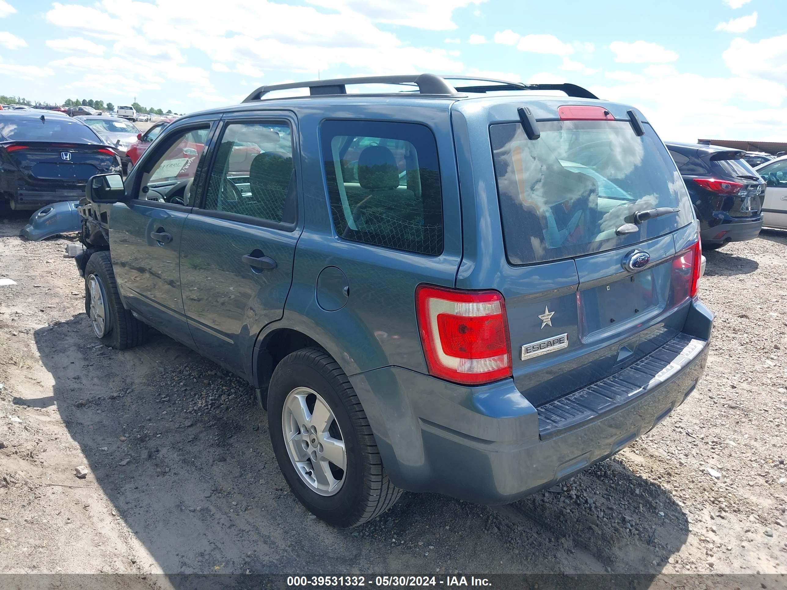 Photo 2 VIN: 1FMCU0C78CKA16669 - FORD ESCAPE 