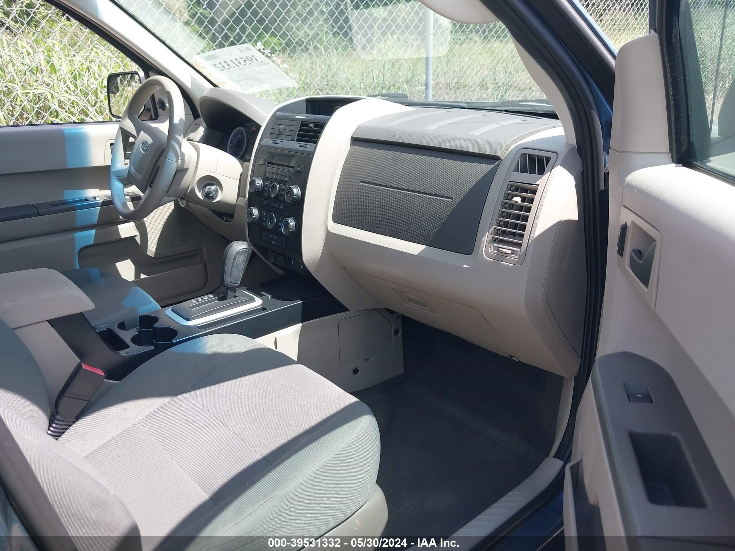 Photo 4 VIN: 1FMCU0C78CKA16669 - FORD ESCAPE 