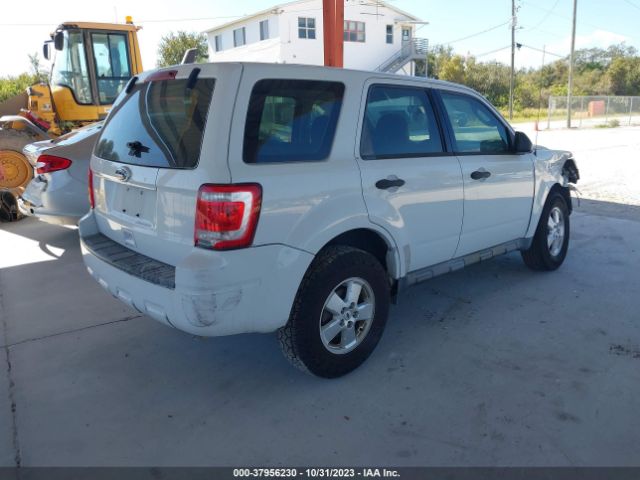 Photo 3 VIN: 1FMCU0C79BKA09339 - FORD ESCAPE 