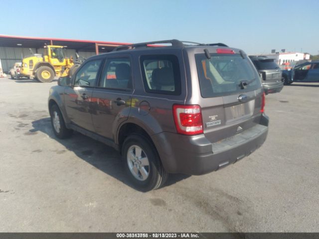 Photo 2 VIN: 1FMCU0C7XAKC41401 - FORD ESCAPE 