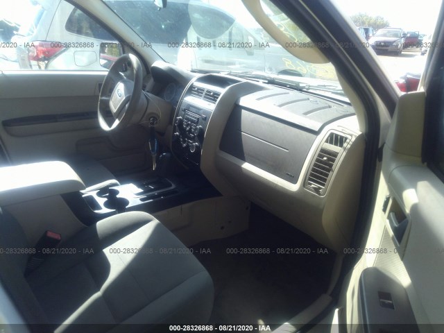 Photo 4 VIN: 1FMCU0C7XAKC84362 - FORD ESCAPE 