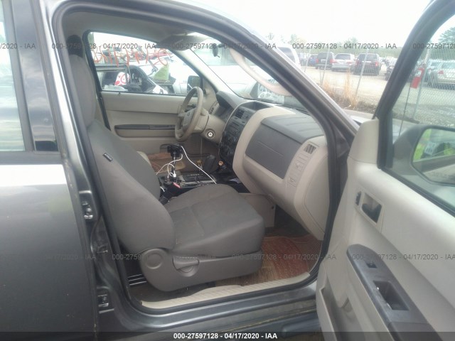 Photo 4 VIN: 1FMCU0C7XBKB40635 - FORD ESCAPE 