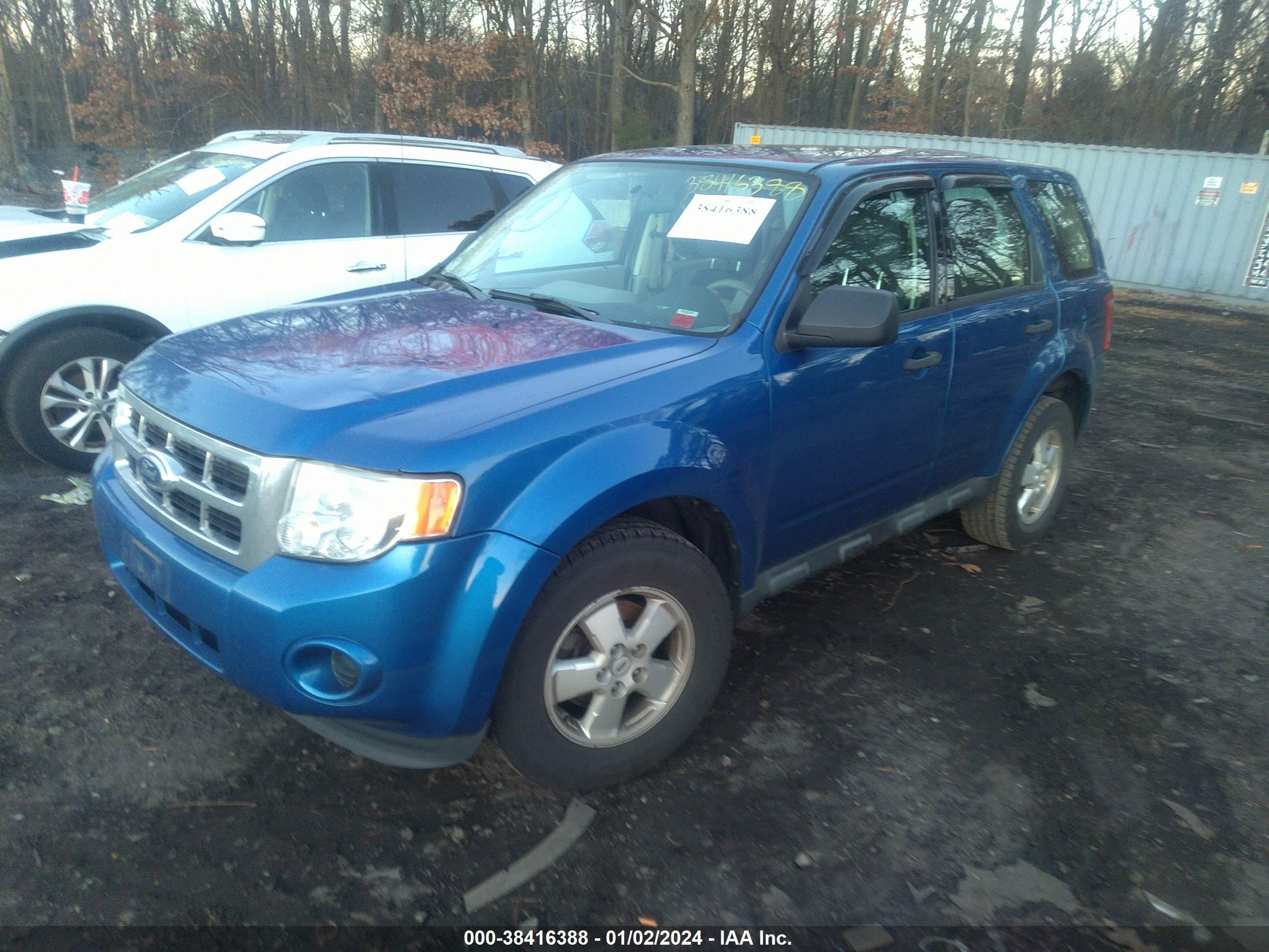 Photo 1 VIN: 1FMCU0C7XBKB58827 - FORD ESCAPE 