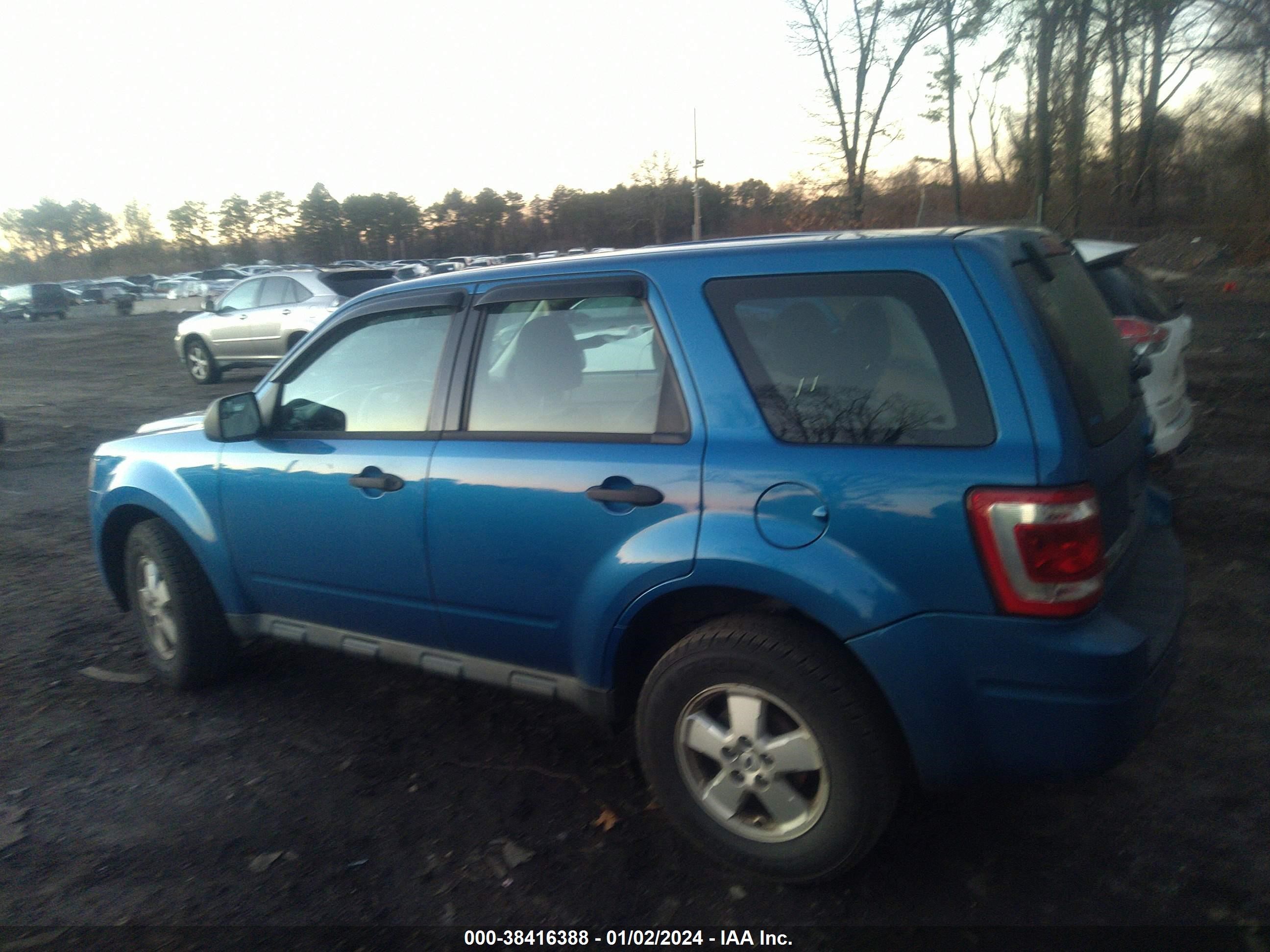 Photo 13 VIN: 1FMCU0C7XBKB58827 - FORD ESCAPE 