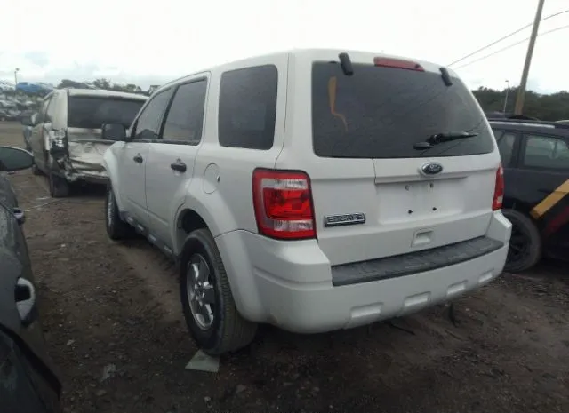 Photo 2 VIN: 1FMCU0C7XBKC16287 - FORD ESCAPE 