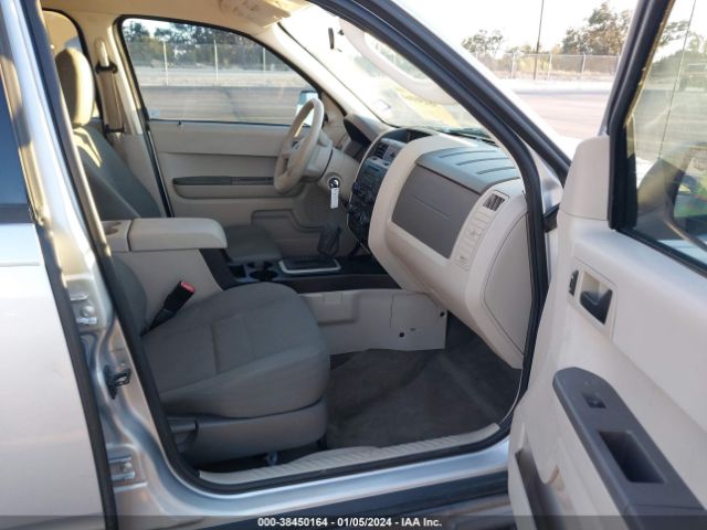 Photo 4 VIN: 1FMCU0C7XBKC62962 - FORD ESCAPE 