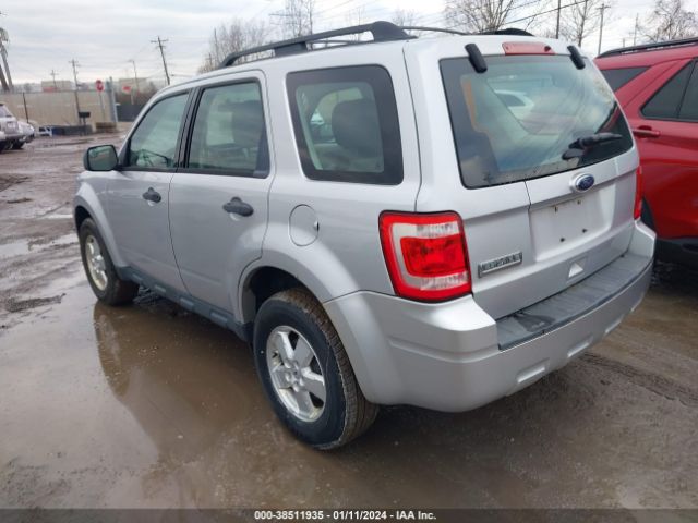 Photo 2 VIN: 1FMCU0C7XCKA38351 - FORD ESCAPE 