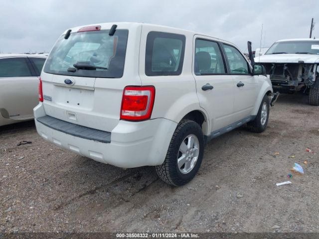 Photo 3 VIN: 1FMCU0C7XCKA71639 - FORD ESCAPE 