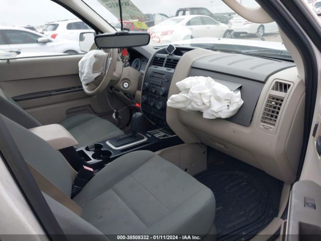 Photo 4 VIN: 1FMCU0C7XCKA71639 - FORD ESCAPE 