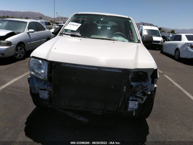 Photo 5 VIN: 1FMCU0C7XCKB79002 - FORD ESCAPE 