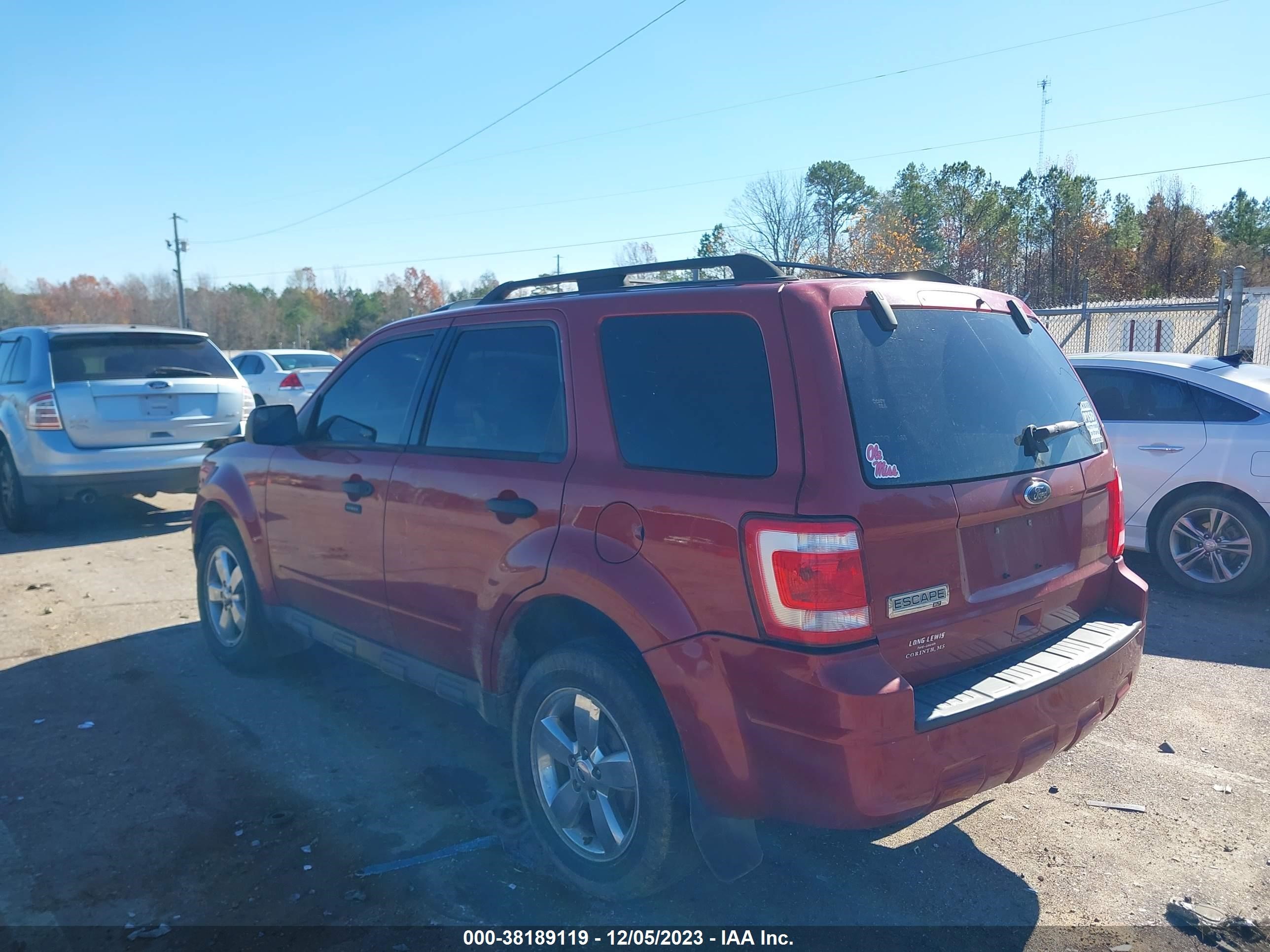 Photo 2 VIN: 1FMCU0D70AKD42655 - FORD ESCAPE 