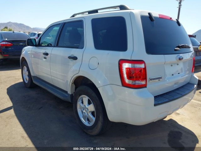 Photo 2 VIN: 1FMCU0D70CKB18210 - FORD ESCAPE 