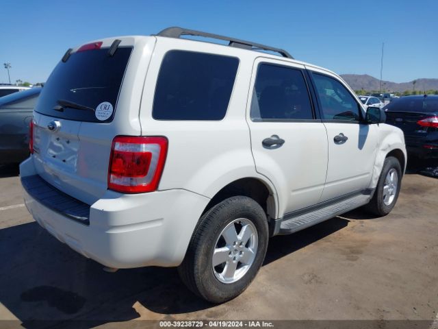 Photo 3 VIN: 1FMCU0D70CKB18210 - FORD ESCAPE 