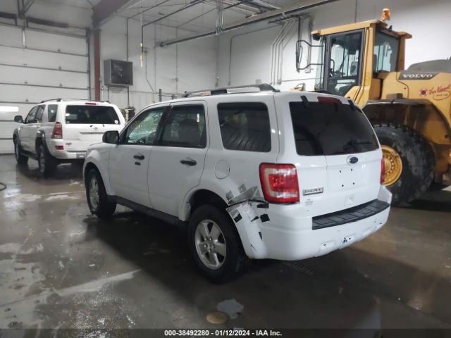 Photo 2 VIN: 1FMCU0D70CKC29369 - FORD ESCAPE 