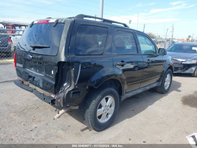 Photo 3 VIN: 1FMCU0D71AKA30151 - FORD ESCAPE 