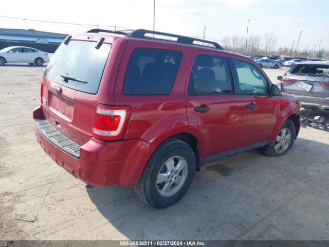 Photo 3 VIN: 1FMCU0D71AKA72643 - FORD ESCAPE 