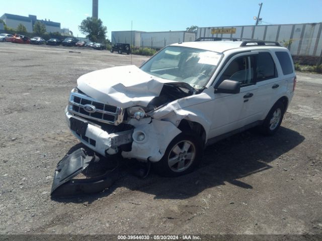 Photo 1 VIN: 1FMCU0D71AKC45884 - FORD ESCAPE 