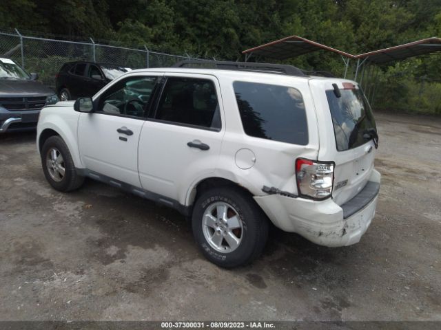 Photo 2 VIN: 1FMCU0D72BKB05764 - FORD ESCAPE 