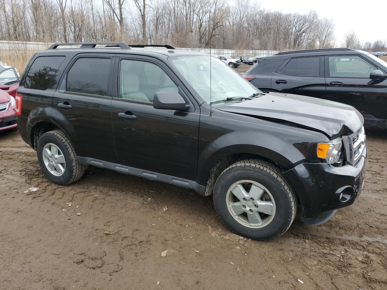 Photo 3 VIN: 1FMCU0D72BKB33404 - FORD ESCAPE 