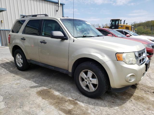 Photo 3 VIN: 1FMCU0D73AKD09875 - FORD ESCAPE 