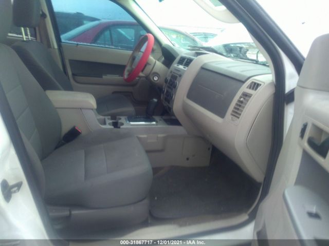 Photo 4 VIN: 1FMCU0D74AKA92613 - FORD ESCAPE 