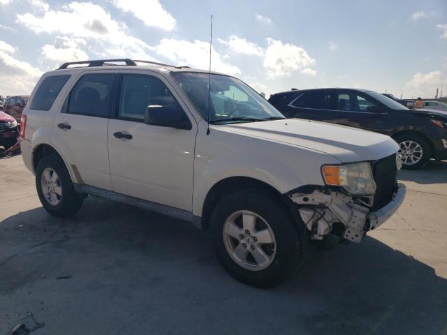 Photo 3 VIN: 1FMCU0D74AKB88631 - FORD ESCAPE 