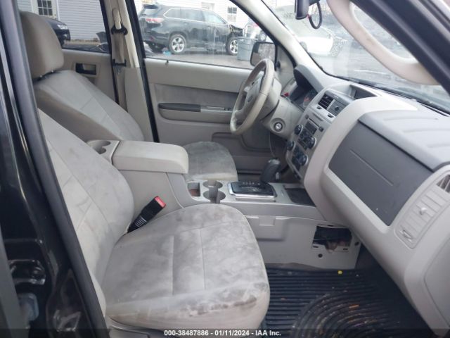 Photo 4 VIN: 1FMCU0D74BKC25758 - FORD ESCAPE 