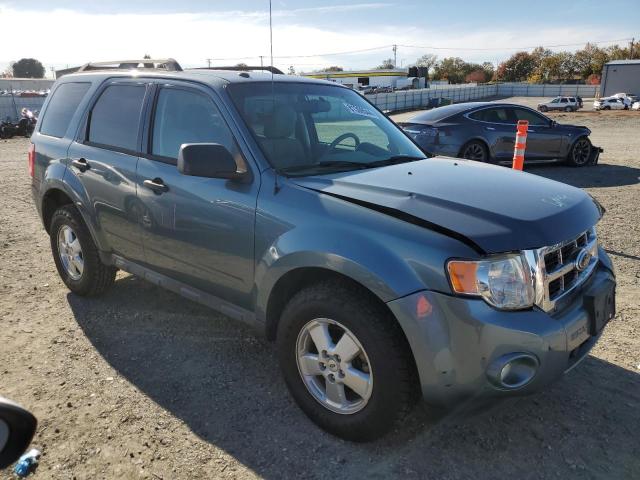 Photo 3 VIN: 1FMCU0D74CKB27590 - FORD ESCAPE XLT 