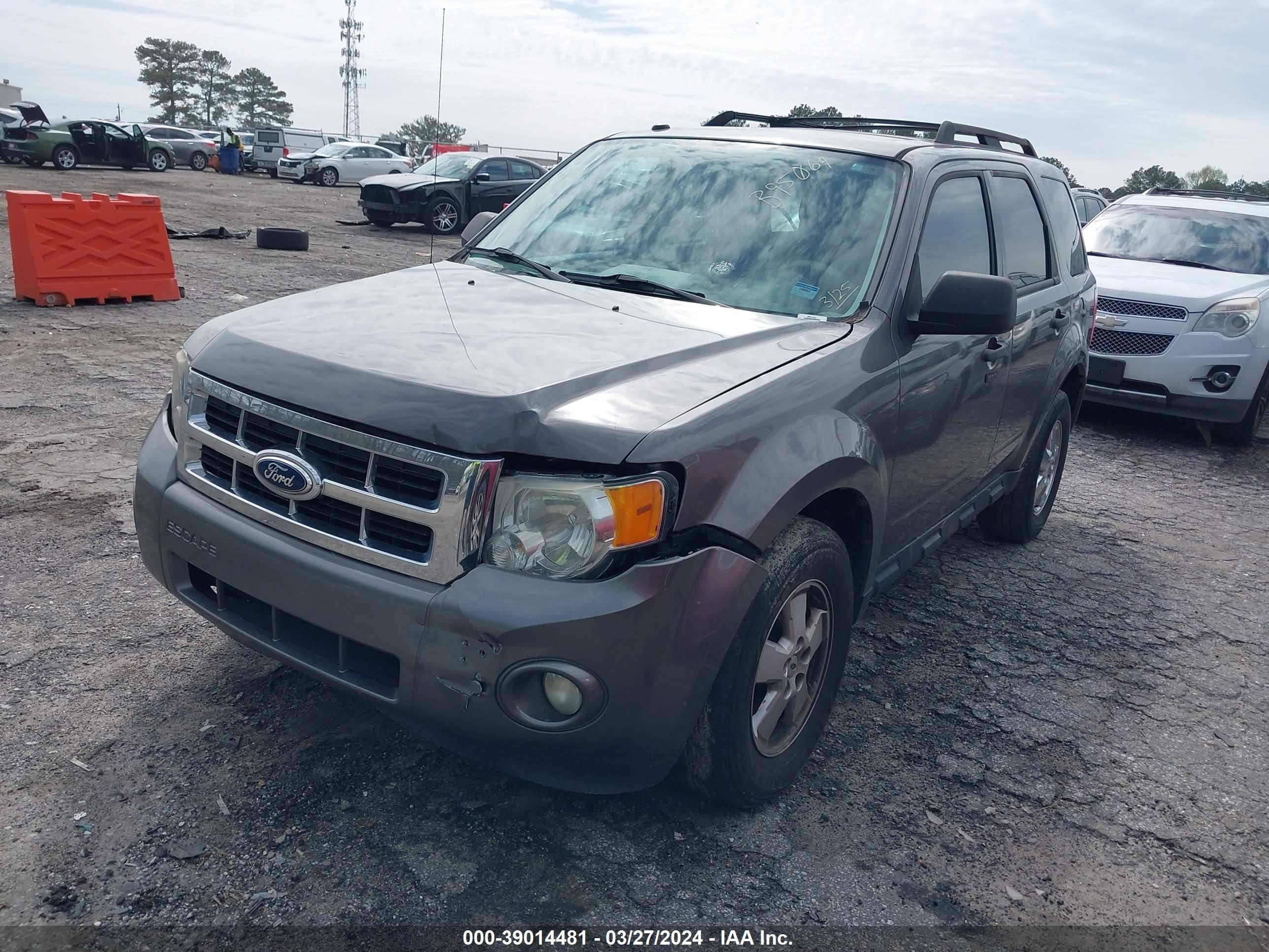 Photo 1 VIN: 1FMCU0D74CKB95064 - FORD ESCAPE 