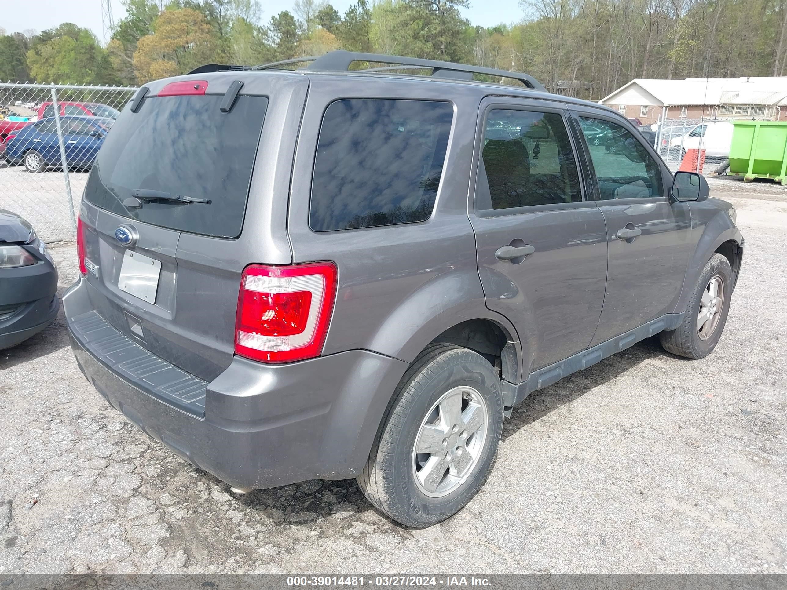 Photo 3 VIN: 1FMCU0D74CKB95064 - FORD ESCAPE 