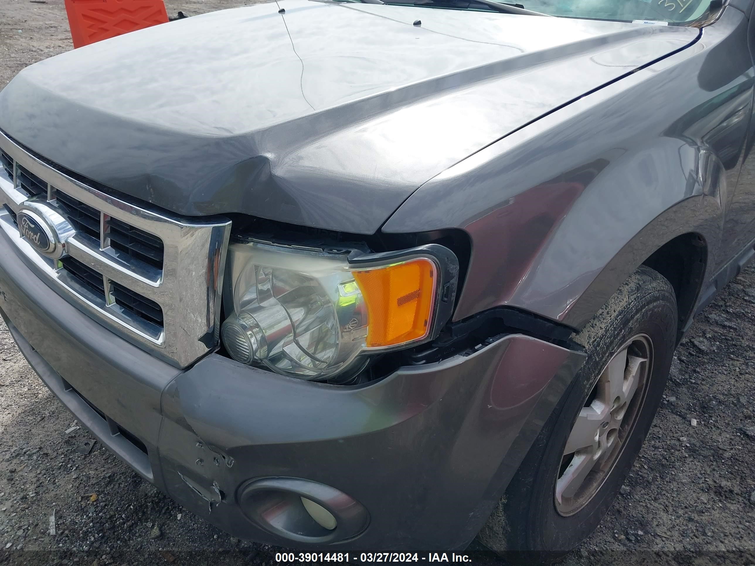 Photo 5 VIN: 1FMCU0D74CKB95064 - FORD ESCAPE 