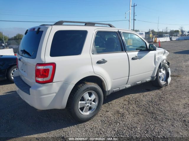 Photo 3 VIN: 1FMCU0D75AKB11315 - FORD ESCAPE 