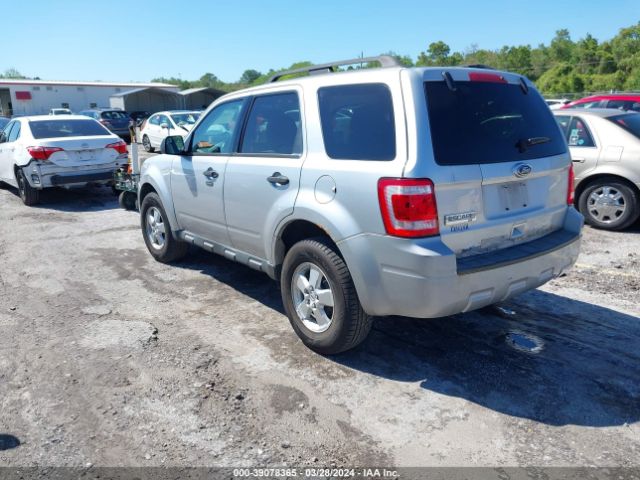 Photo 2 VIN: 1FMCU0D75AKB82370 - FORD ESCAPE 