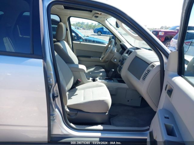 Photo 4 VIN: 1FMCU0D75AKB82370 - FORD ESCAPE 