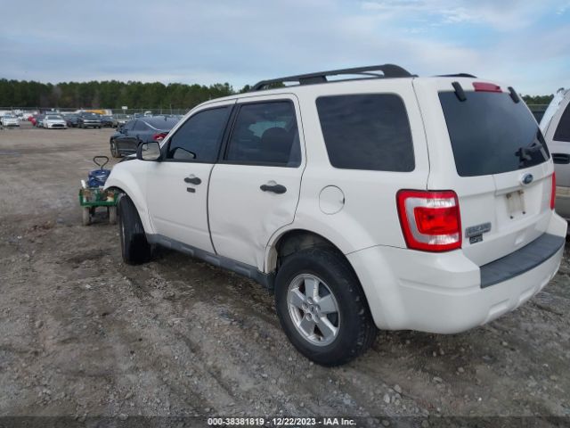 Photo 2 VIN: 1FMCU0D75AKC87829 - FORD ESCAPE 