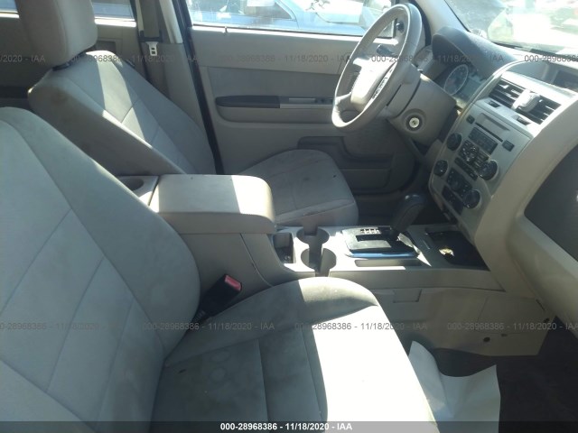 Photo 4 VIN: 1FMCU0D75BKA72873 - FORD ESCAPE 