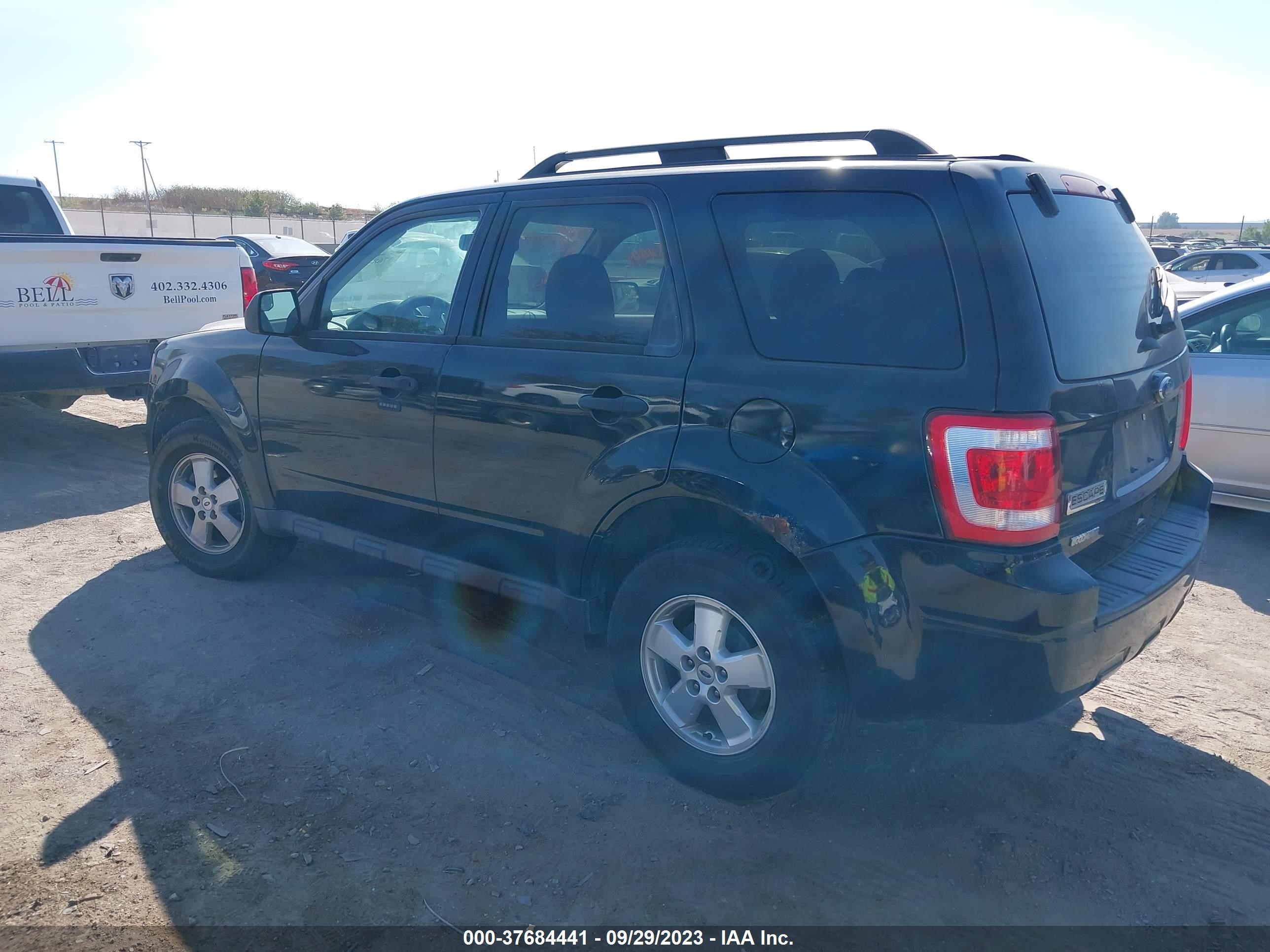 Photo 2 VIN: 1FMCU0D76BKB52926 - FORD ESCAPE 