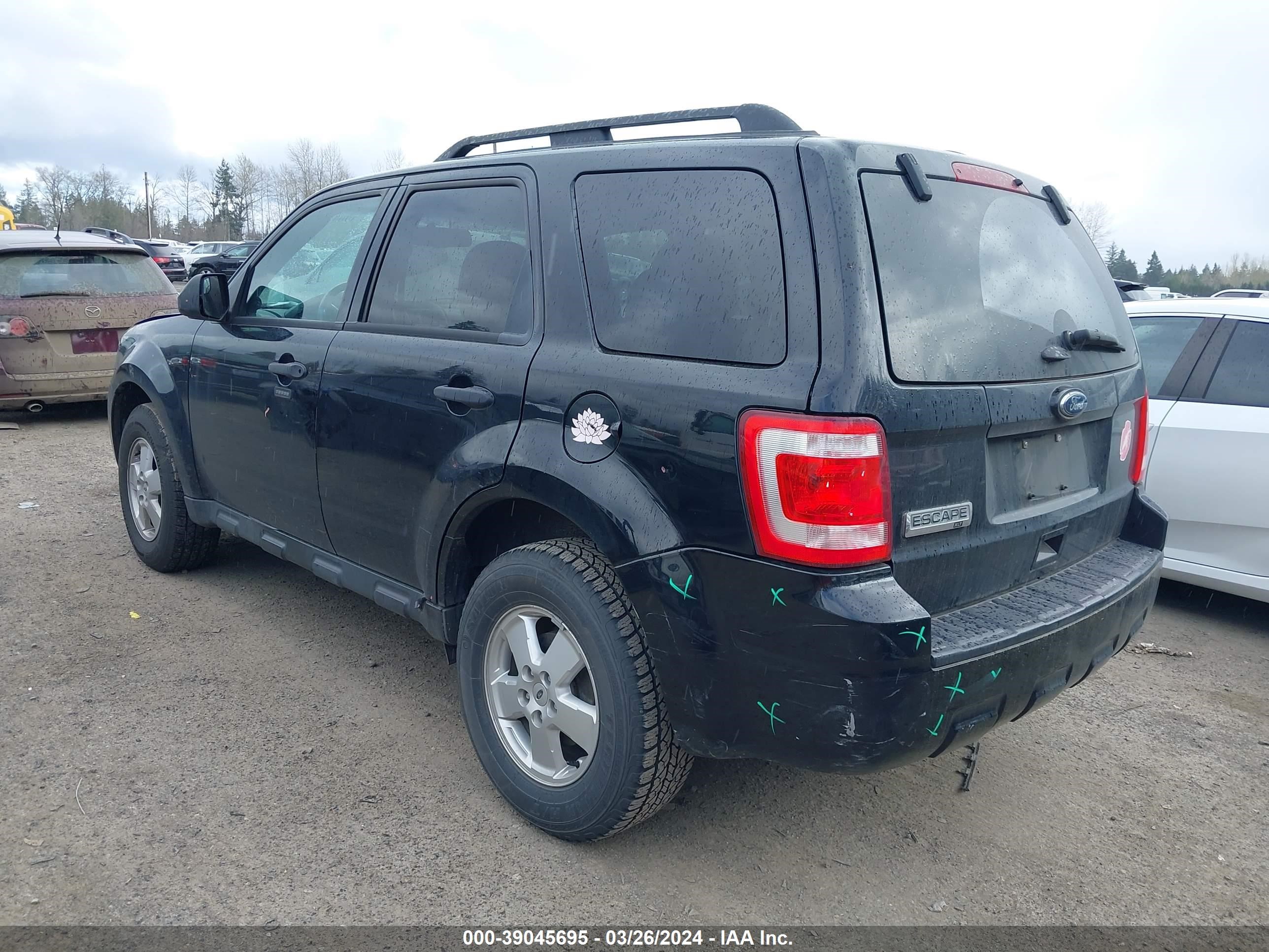 Photo 2 VIN: 1FMCU0D76CKA07905 - FORD ESCAPE 